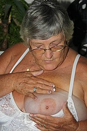 granny-big-boobs431.jpg