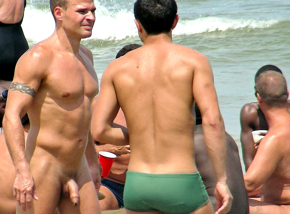 I am pleased to welcome you at Gay Beach! 