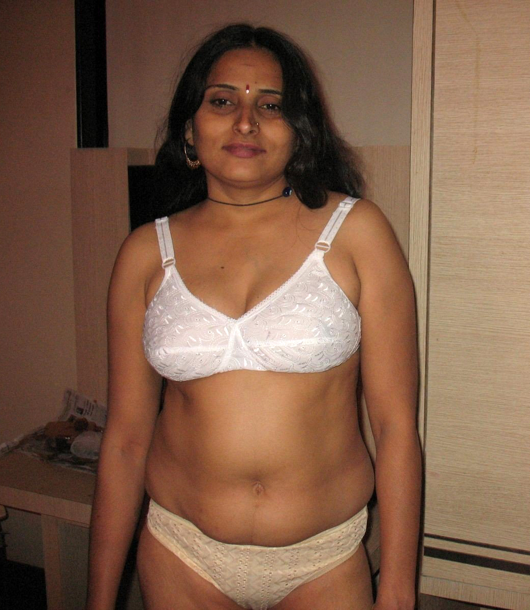 Indian Desi Girls. are sexy and sweet. 