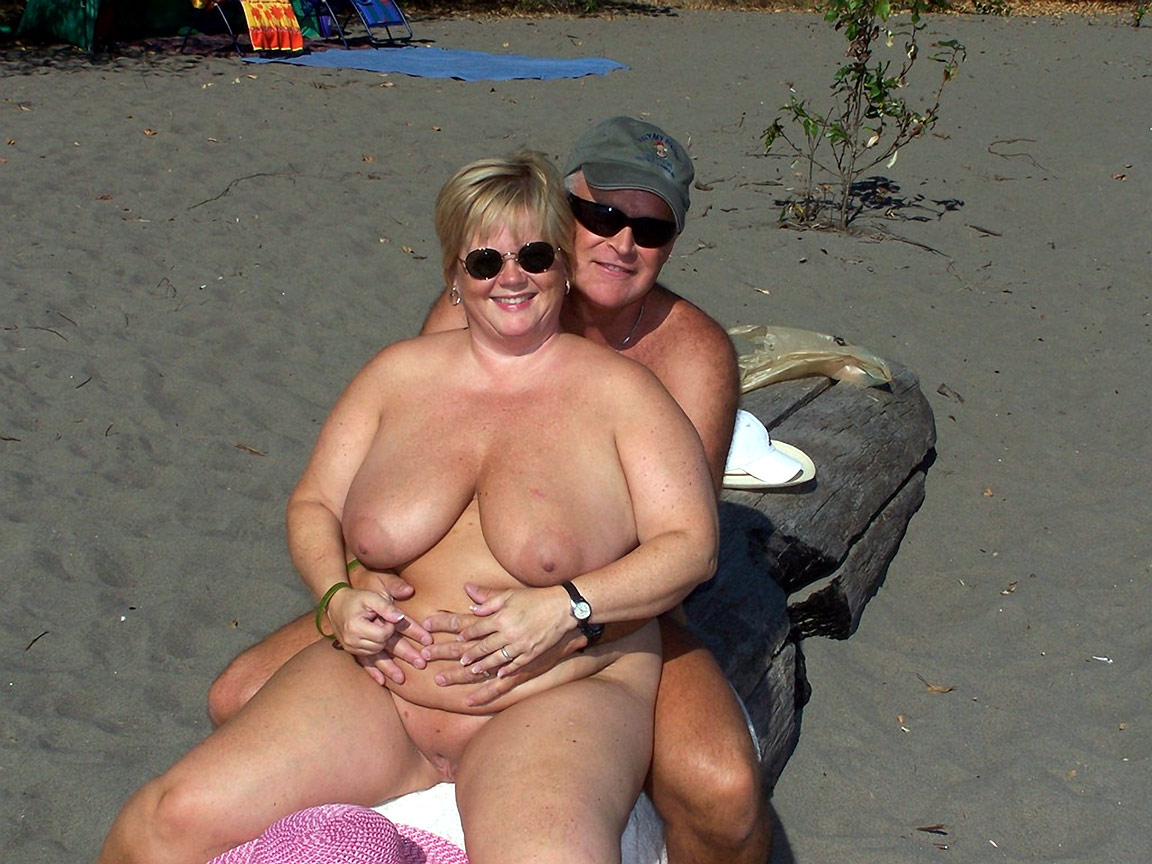 Fat nudist married couples and BBW singles - Chubby Naturists.